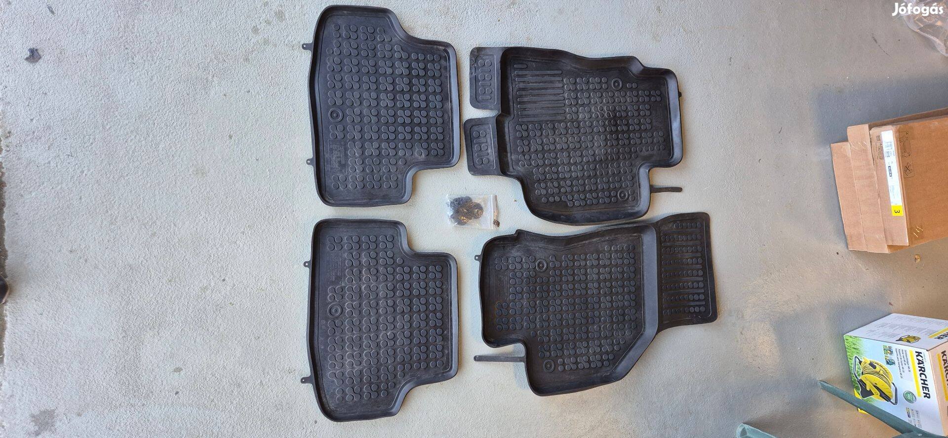 Gyári Seat Leon III és ST Gumiszőnyeg garnitúra + patent szett