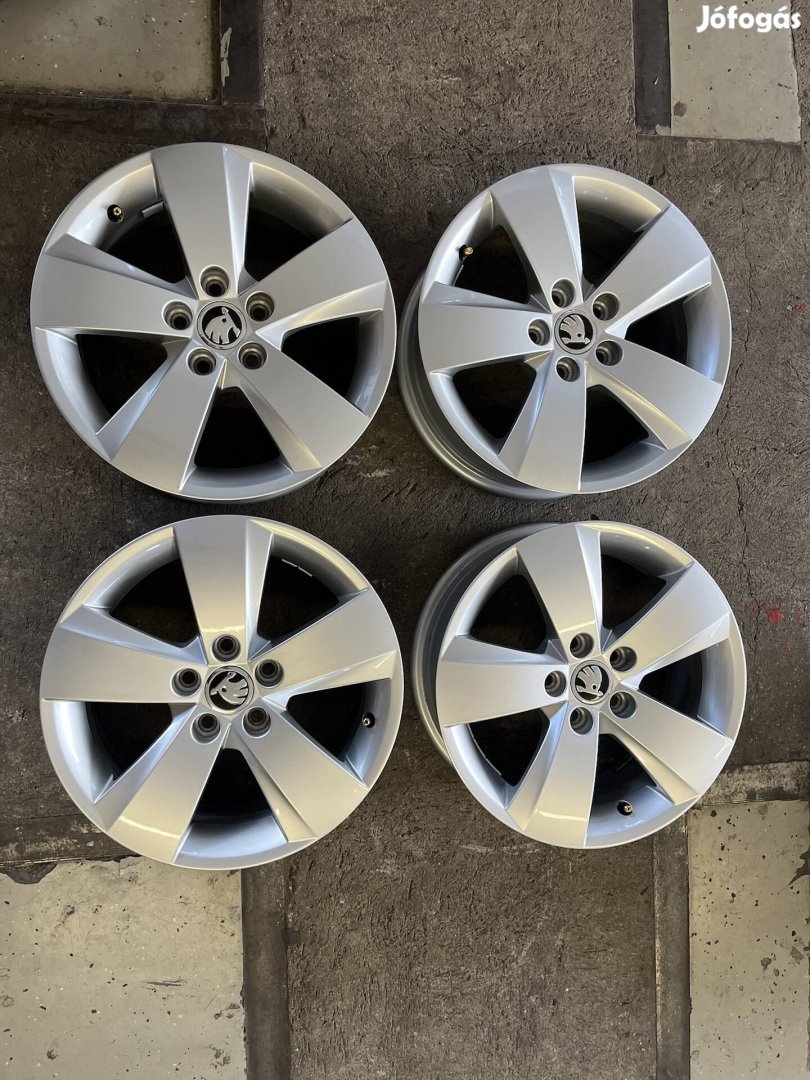 Gyári Skoda 15" alufelni garnitúra újszerű állapotba  eladó 