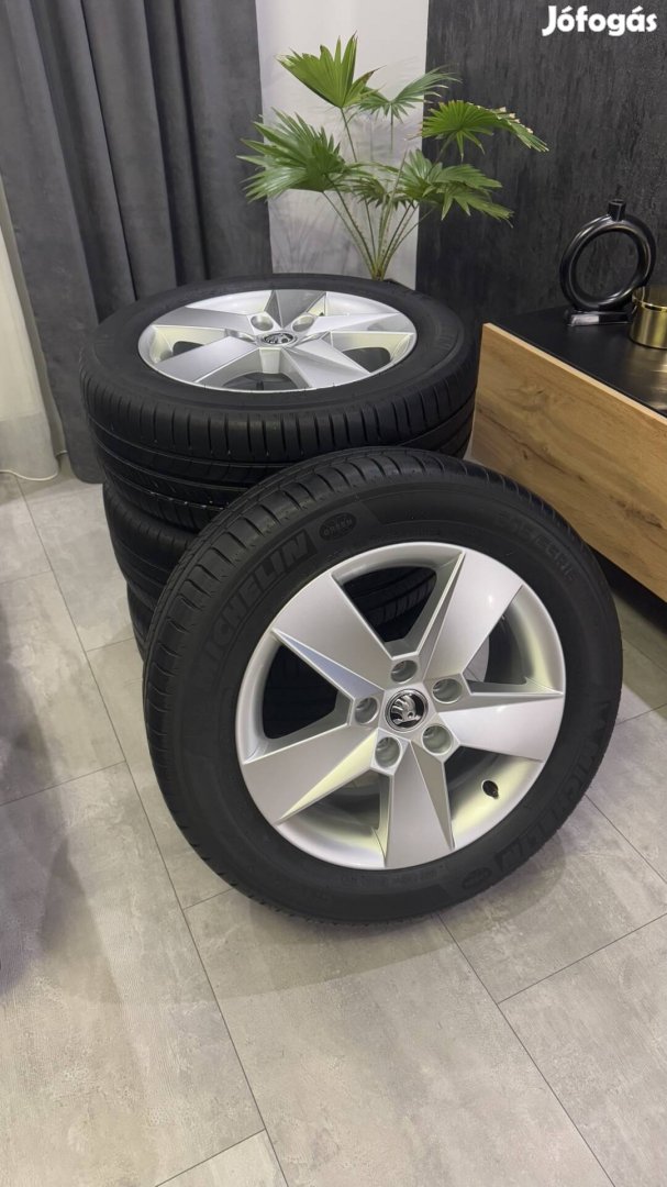 Gyári Skoda Octavia R16 alufelni + nyárigumi