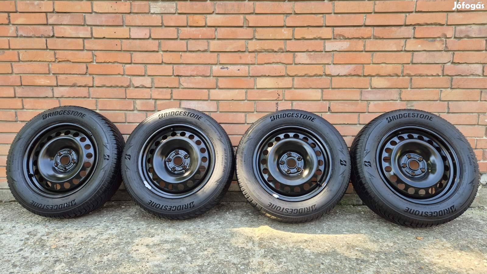 Gyári Skoda lemezfelni R17 + téligumi