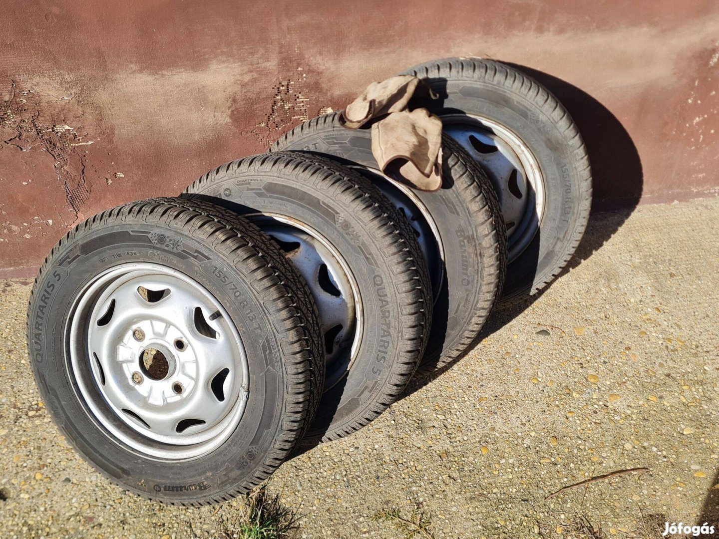 Gyári Suzuki Swift szivecskés felnik, jó gumikkal