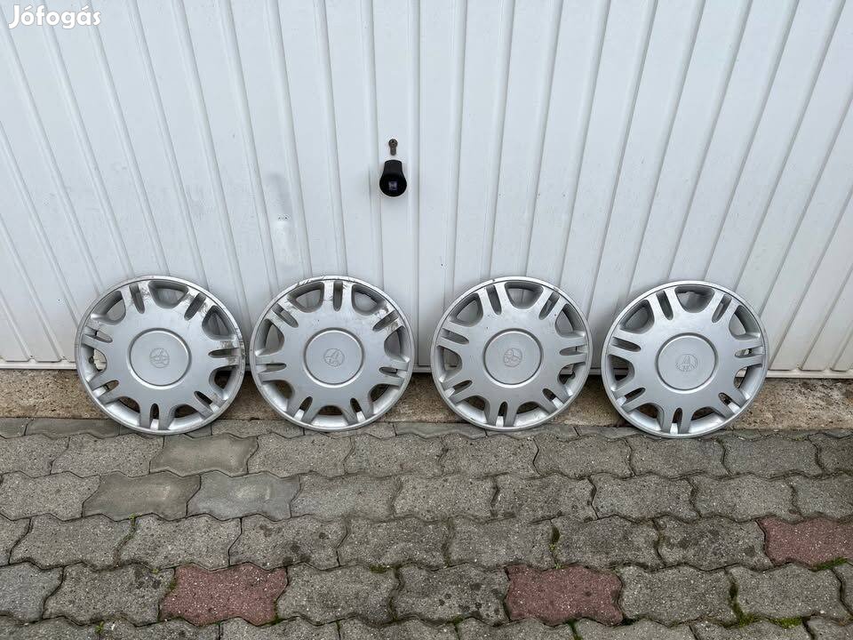 Gyári Toyota 13" disztárcsa garnitúra