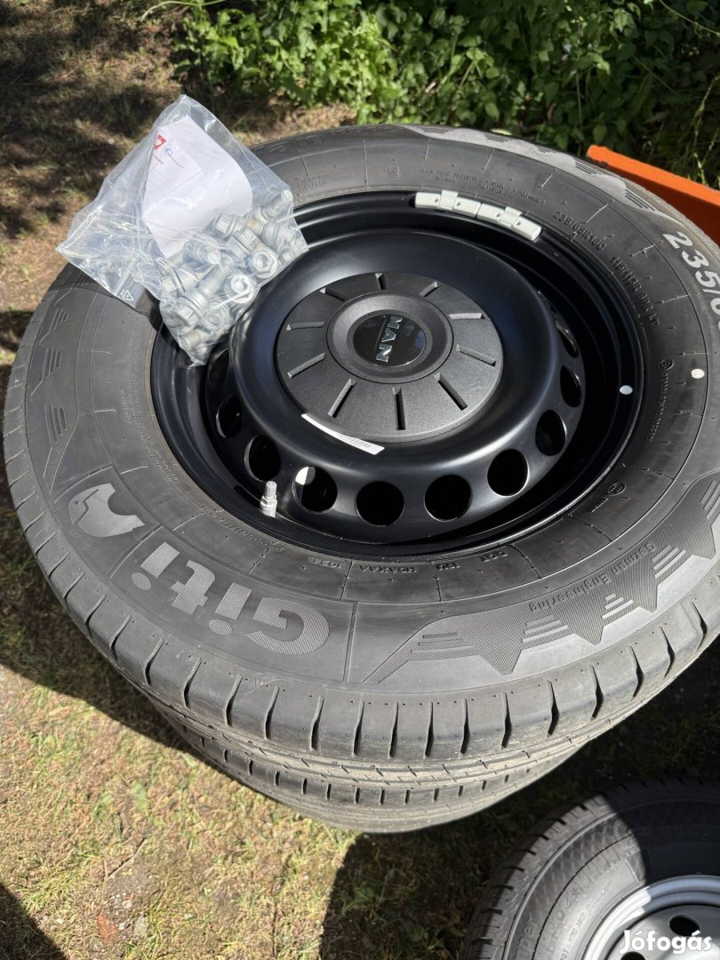 Gyári Új VW Crafter (MAN) 235/65R16C