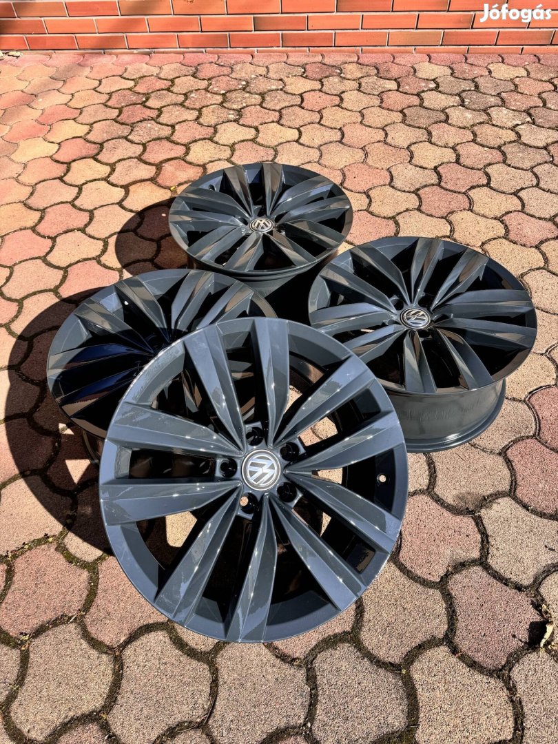 Gyári VW Almere alufelni 5x112 18"