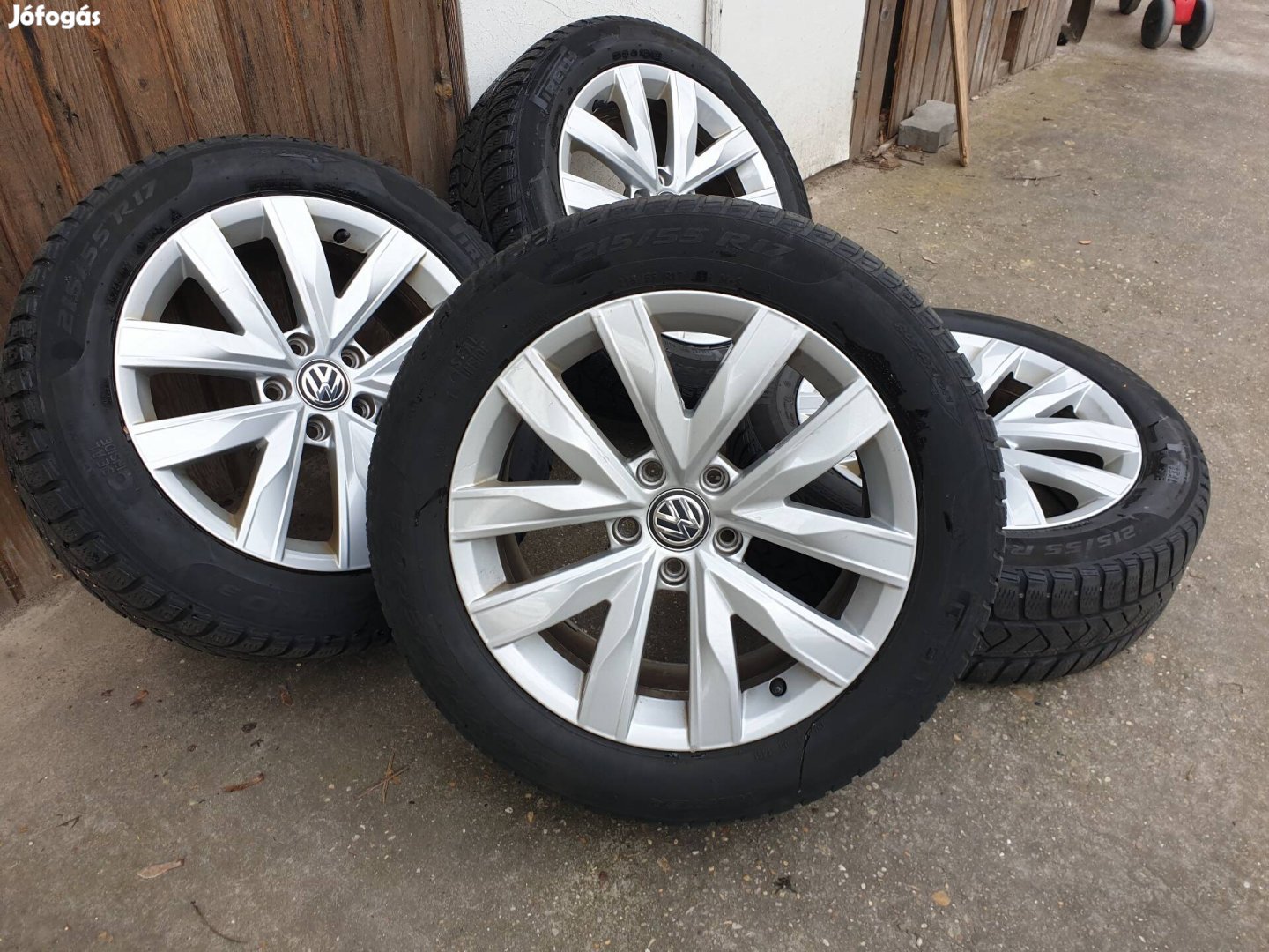 Gyári VW Marstrand 17" hibátlan alufelni szett, Pirelli télivel