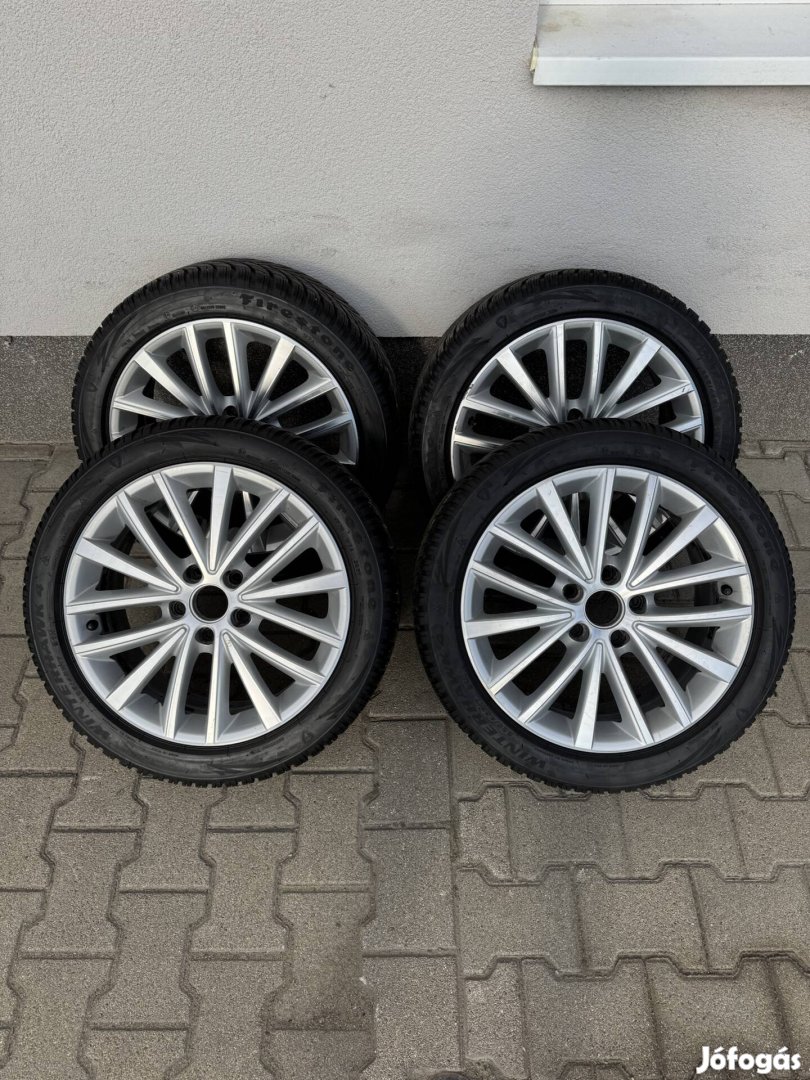 Gyári VW R17 felni gumival