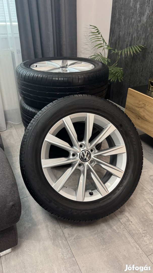 Gyári Volkswagen Tiguan R17 alufelni + nyárigumi