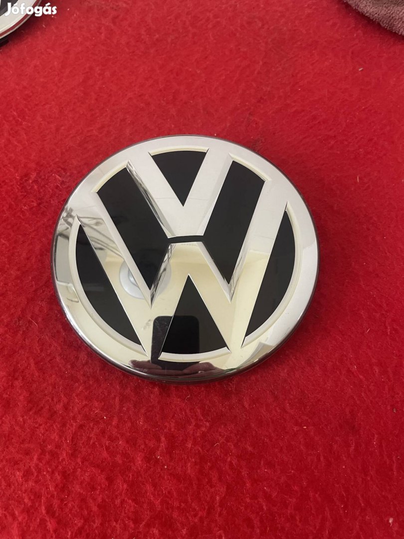 Gyári Volkswagen első emlema