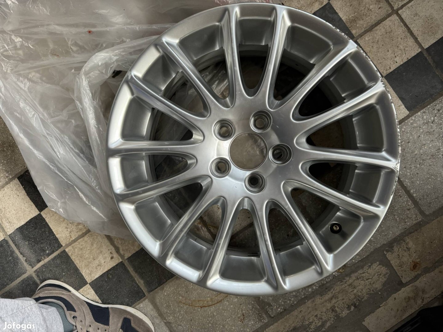 Gyári Volvo 17' alufelni 2db!