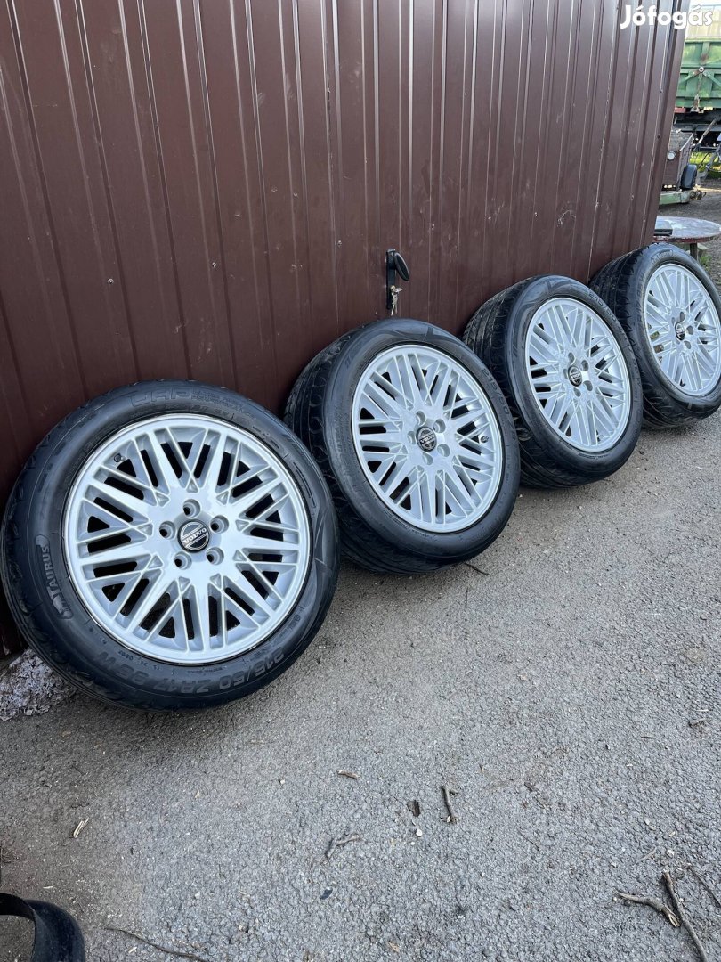 Gyári Volvo 5x108 17col  jó nyárigumikkal