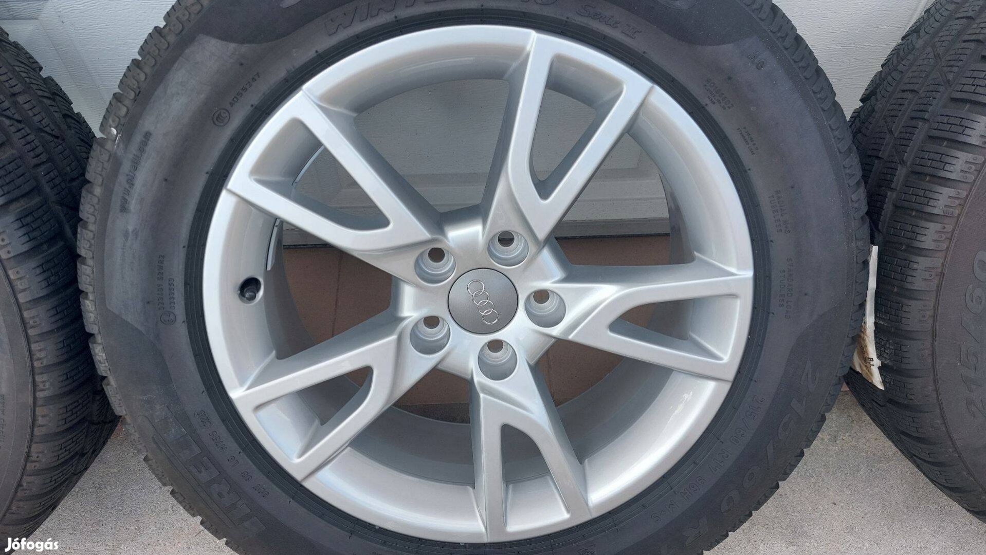 Gyári, Audi Q3 8U 17" alufelni Téli gumik Agy 57.1 mmm