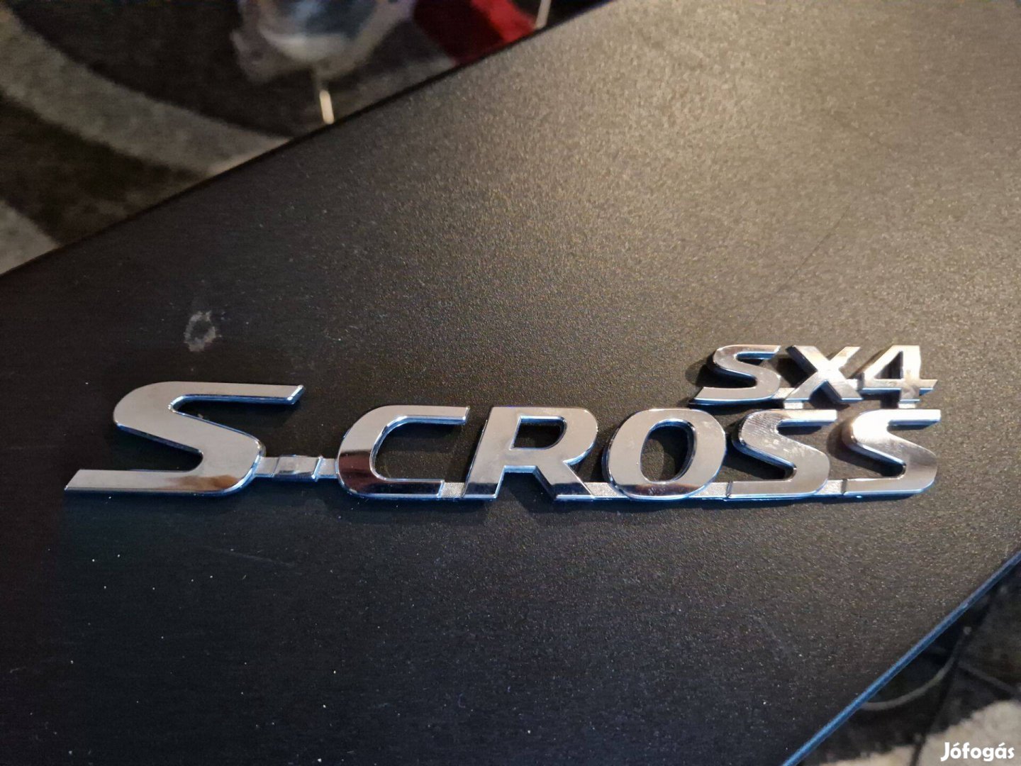 Gyári, bontott, Suzuki SX4-Scross (2013-2016) emblémák csomagtérajtóra