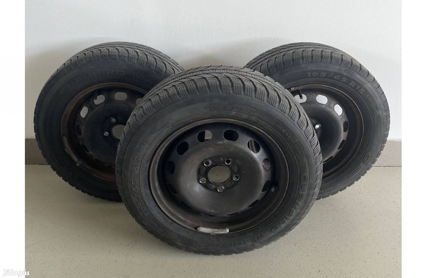 Gyári acélfelni 15 téli gumival