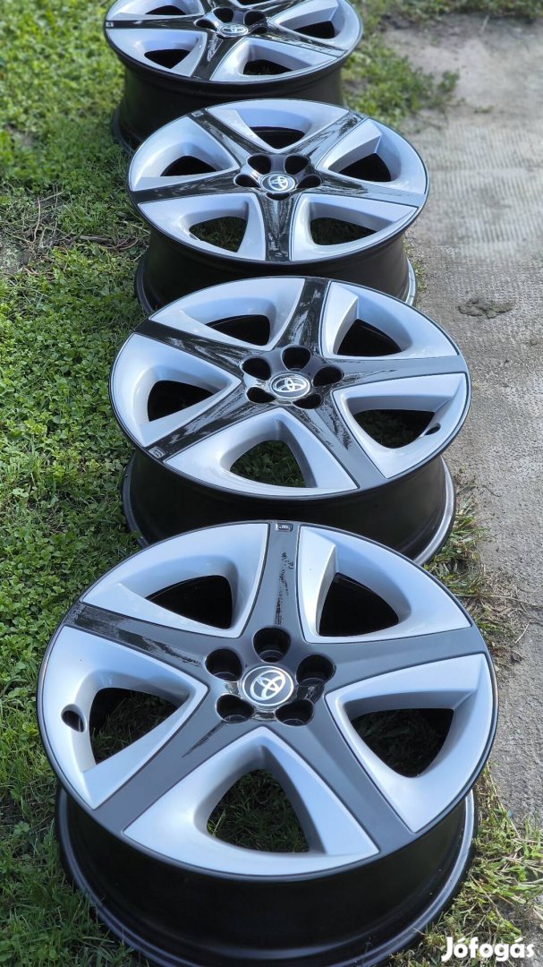 Gyári állapotú Toyota alufelni eladó 