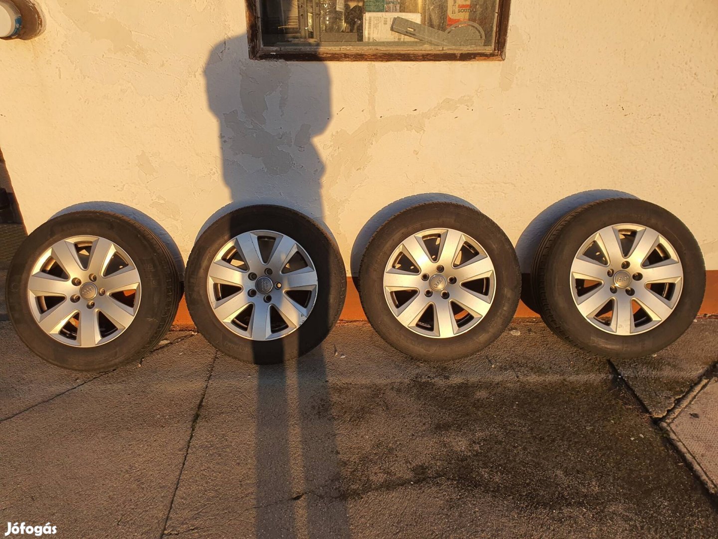 Gyári audi alufelni nyárigumival 5x112