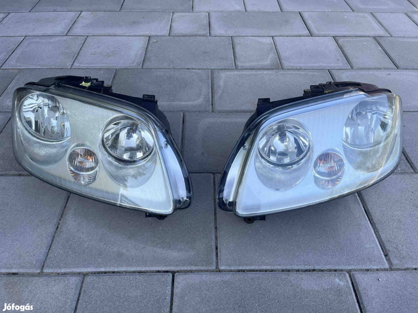 Gyári bontott VW Caddy III fényszóró, lámpa