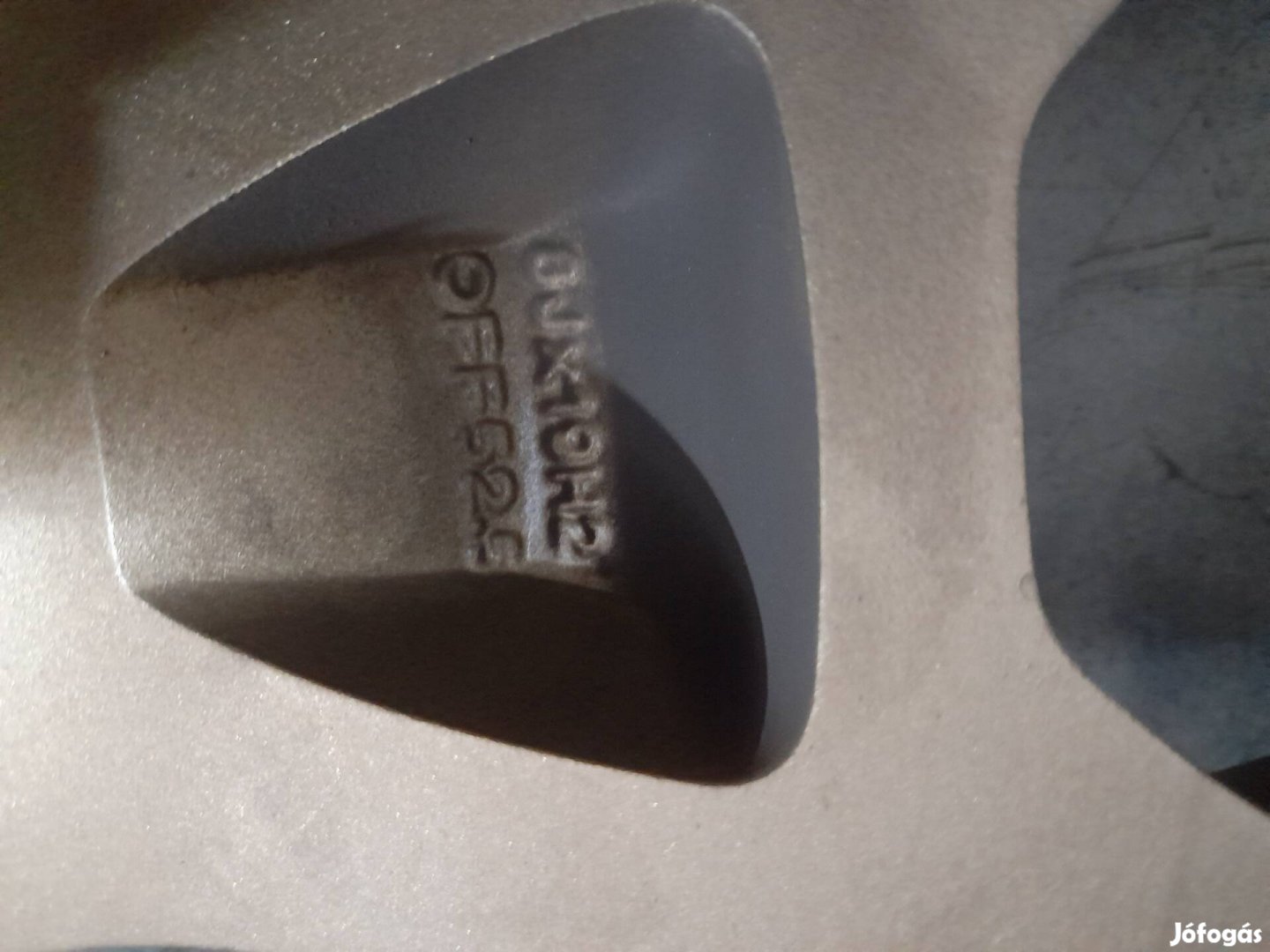 Gyári ford felni  235/45 r19 nyári gumikkal