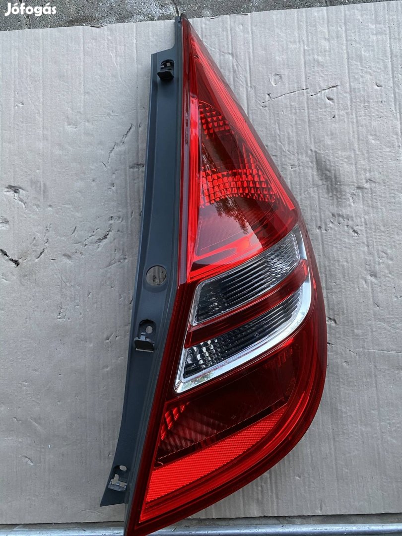 Gyari hyundai i30 jobb hatso lampa 2008