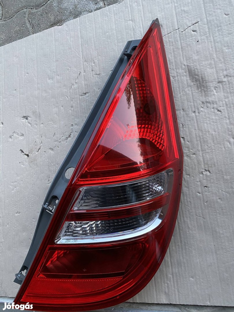 Gyari hyundai i30 jobb hatso lampa 2008