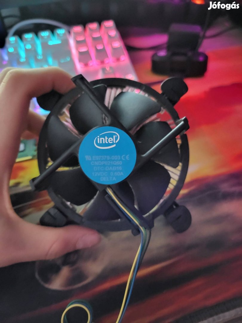 Gyári intel hűtő