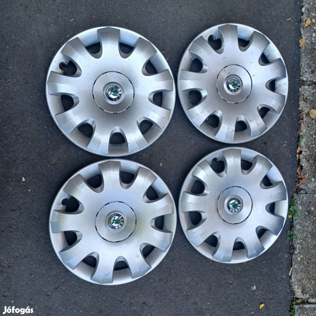 Gyári skoda 15"dísztárcsa 4db