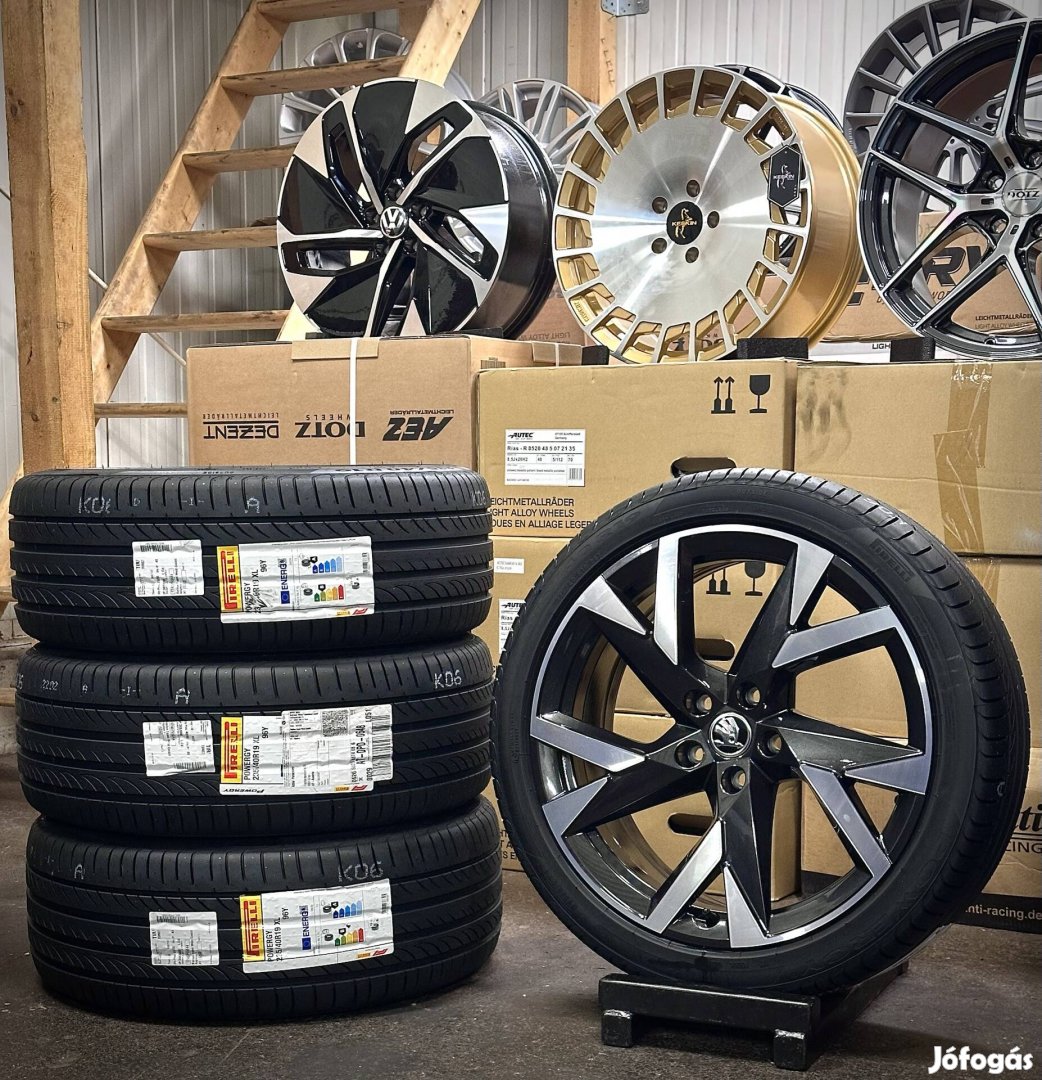Gyári új 19 zoll Skoda Alufelnik új nyári gumikkal Pirelli