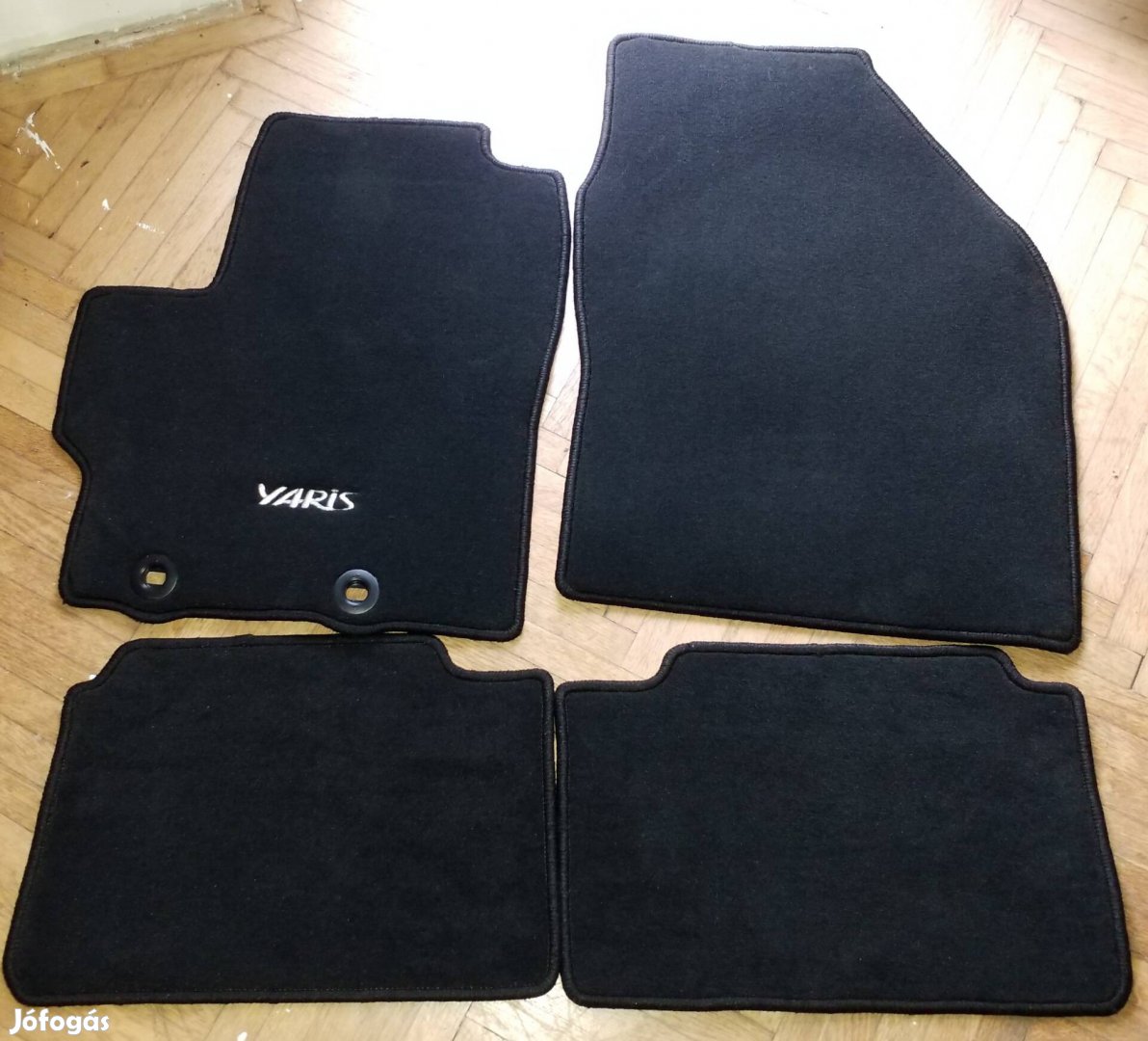 Gyári új szőnyegszett IV. gen. Toyota Yarishoz