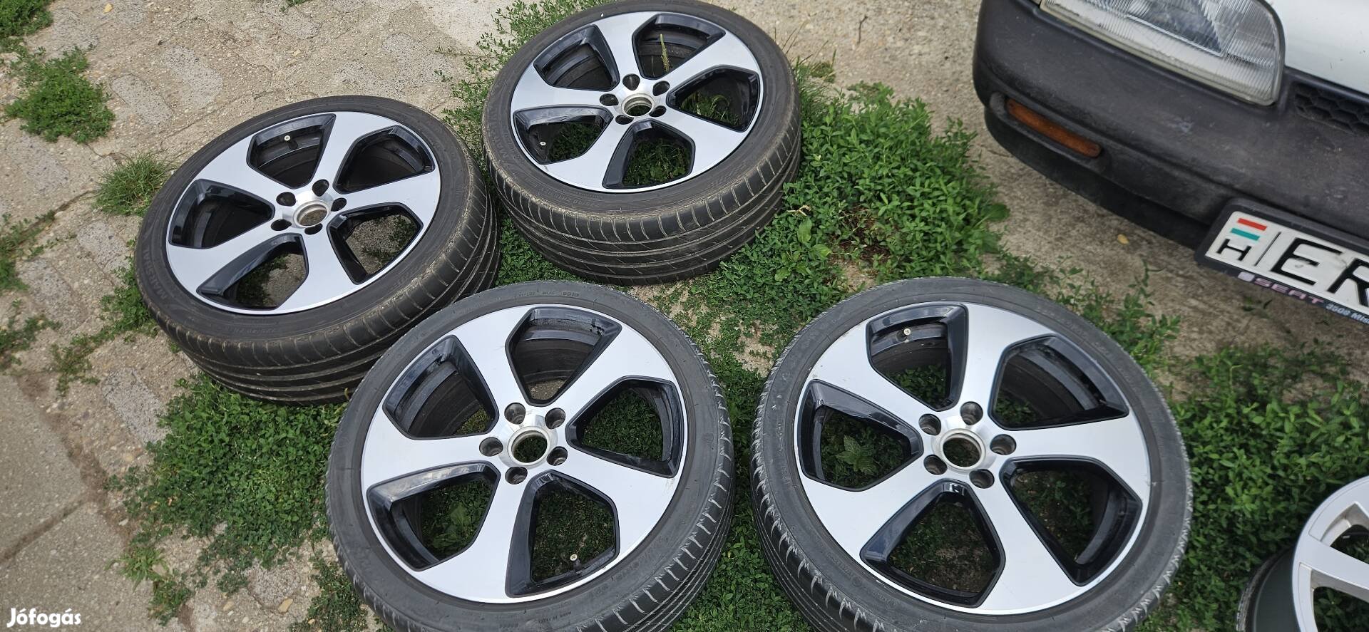 Gyári volkswagen golf gti alufelni nyári gumival 