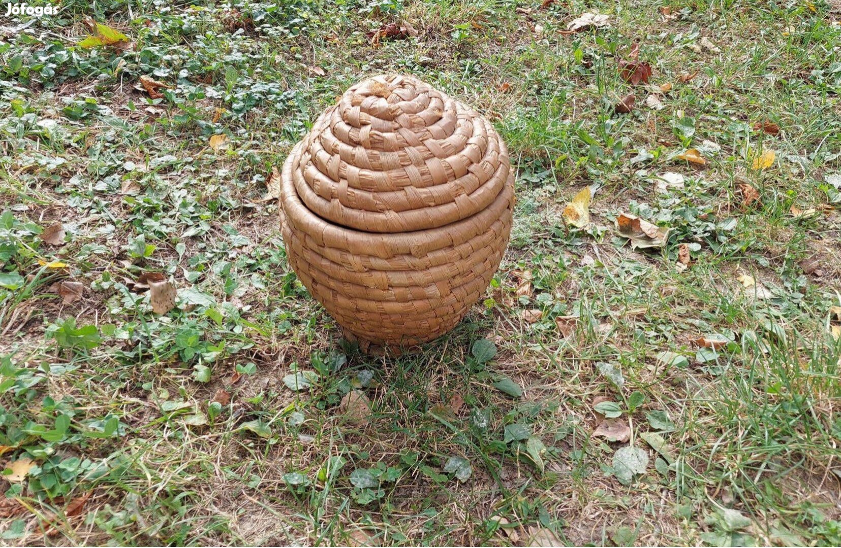 Gyékény szakajtó kerek, fedéllel, 22 cm átmérőjű