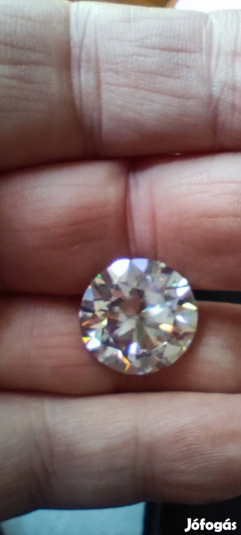 Gyémánt kő 18,1mm 19,3 CT /láb.Moissanite/