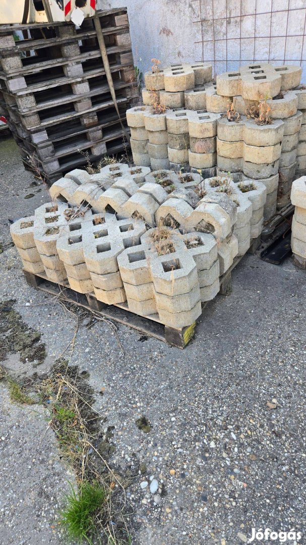Gyephézagos betonlap eladó