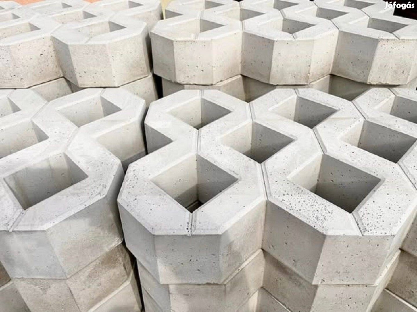 Gyeprács 60 x 40 x10