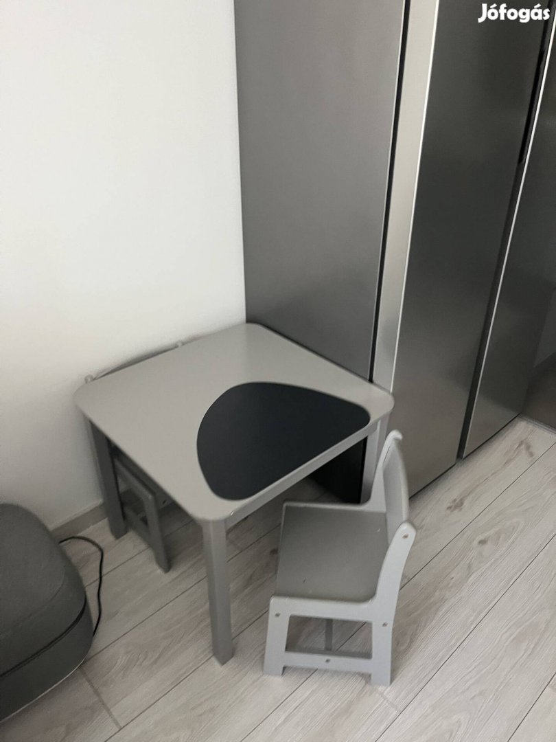 Gyerek Asztal két székkel, gyerek étkező asztal székekkel, 