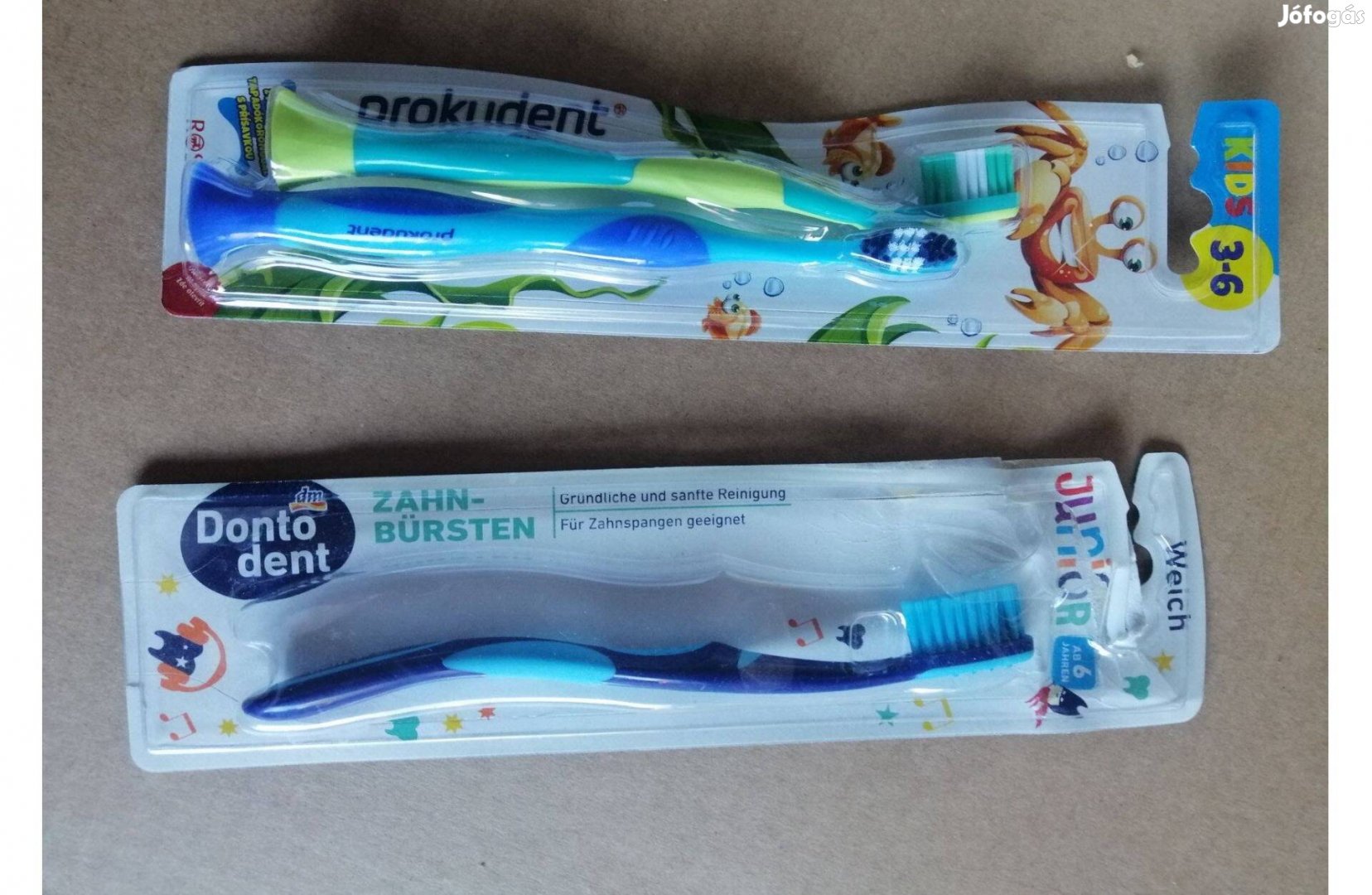 Gyerek Figurás Fogkefe , új 2 db -s szett ,tapadó korongos