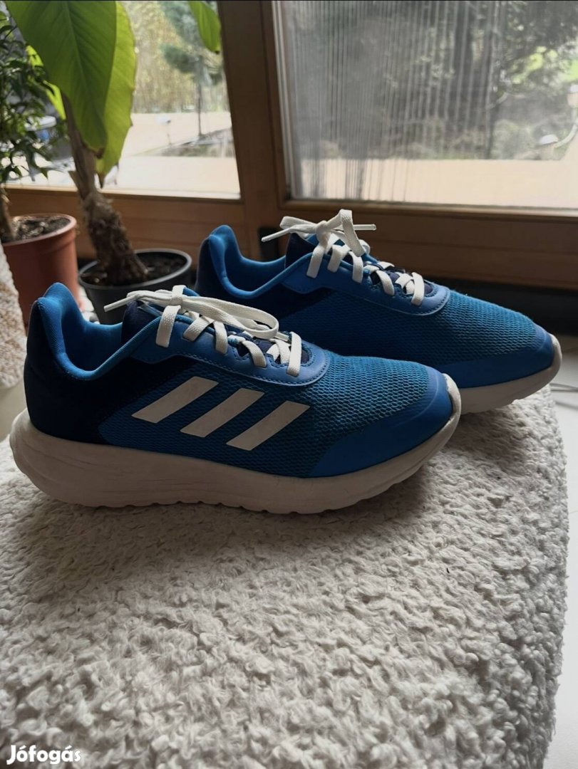 Gyerek adidas cipő eladó 37-es