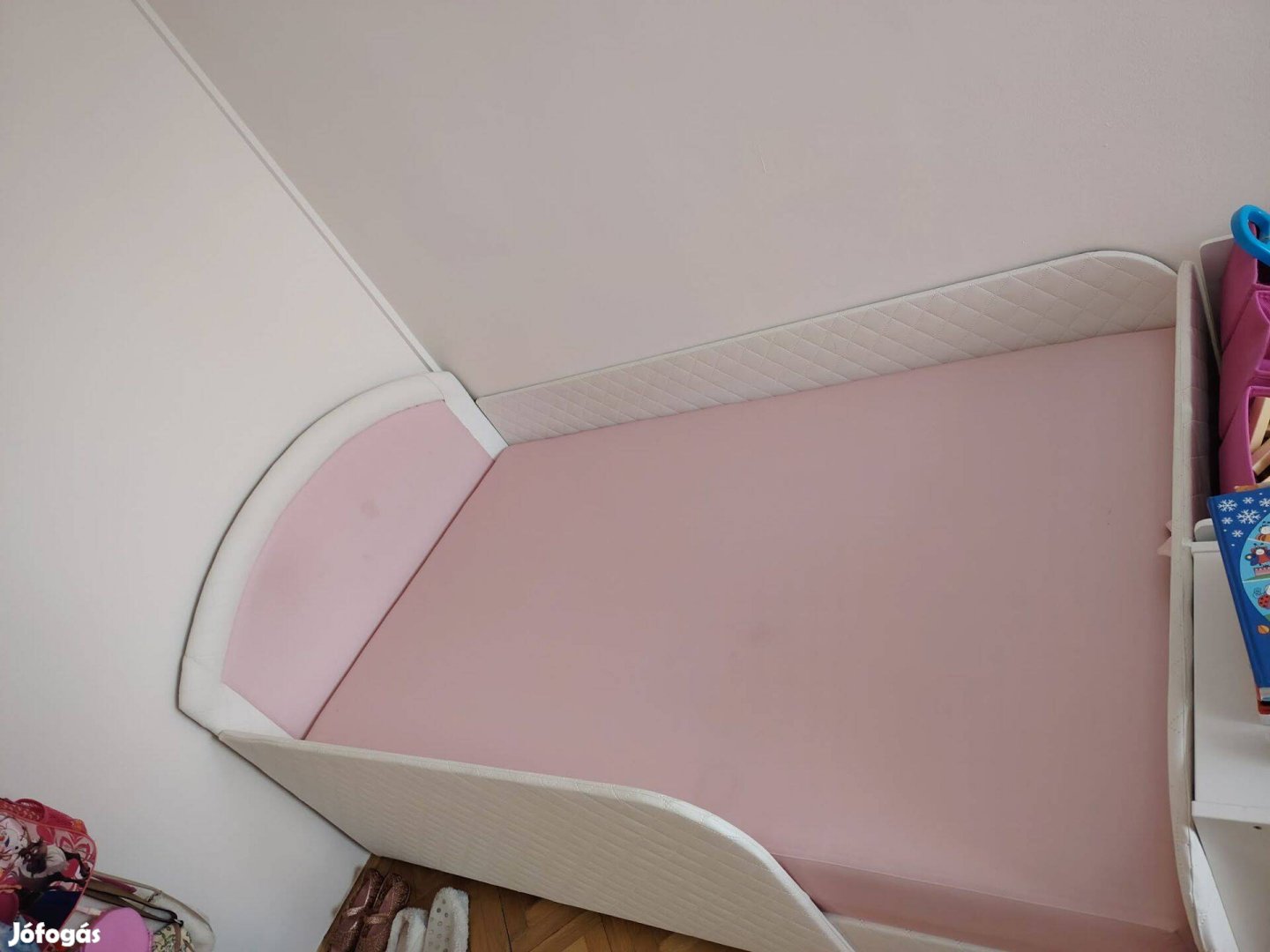 Gyerek ágy ágyneműtartós110X180