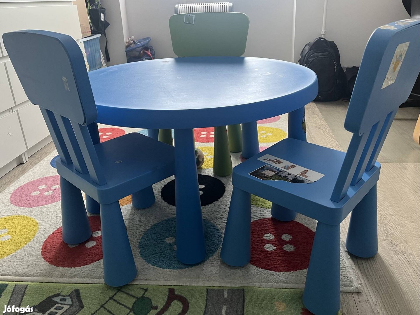 Gyerek asztal IKEA 3 székkel