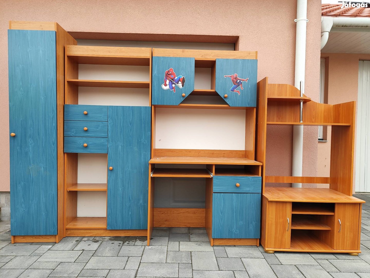 Gyerek bútor íróasztal tv szekrény eladó Győrben 