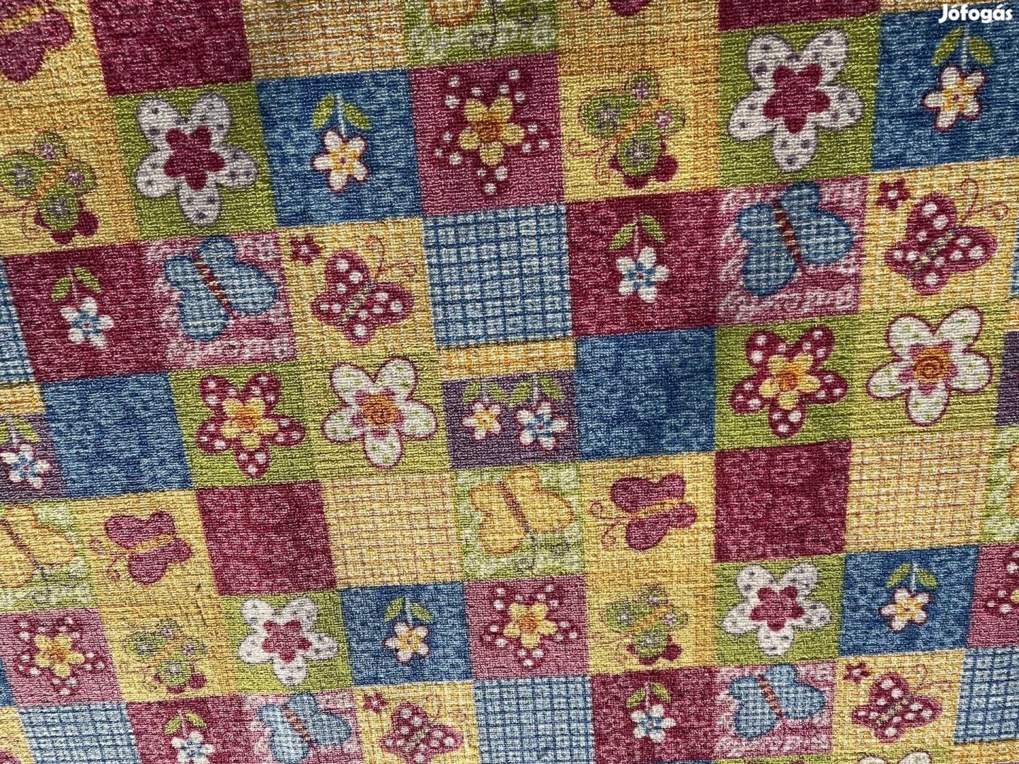 Gyerek falvédő szőnyeg ágy mellé