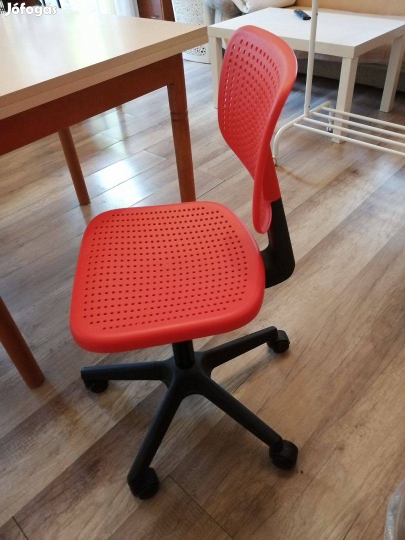 Gyerek gurulós forgószék