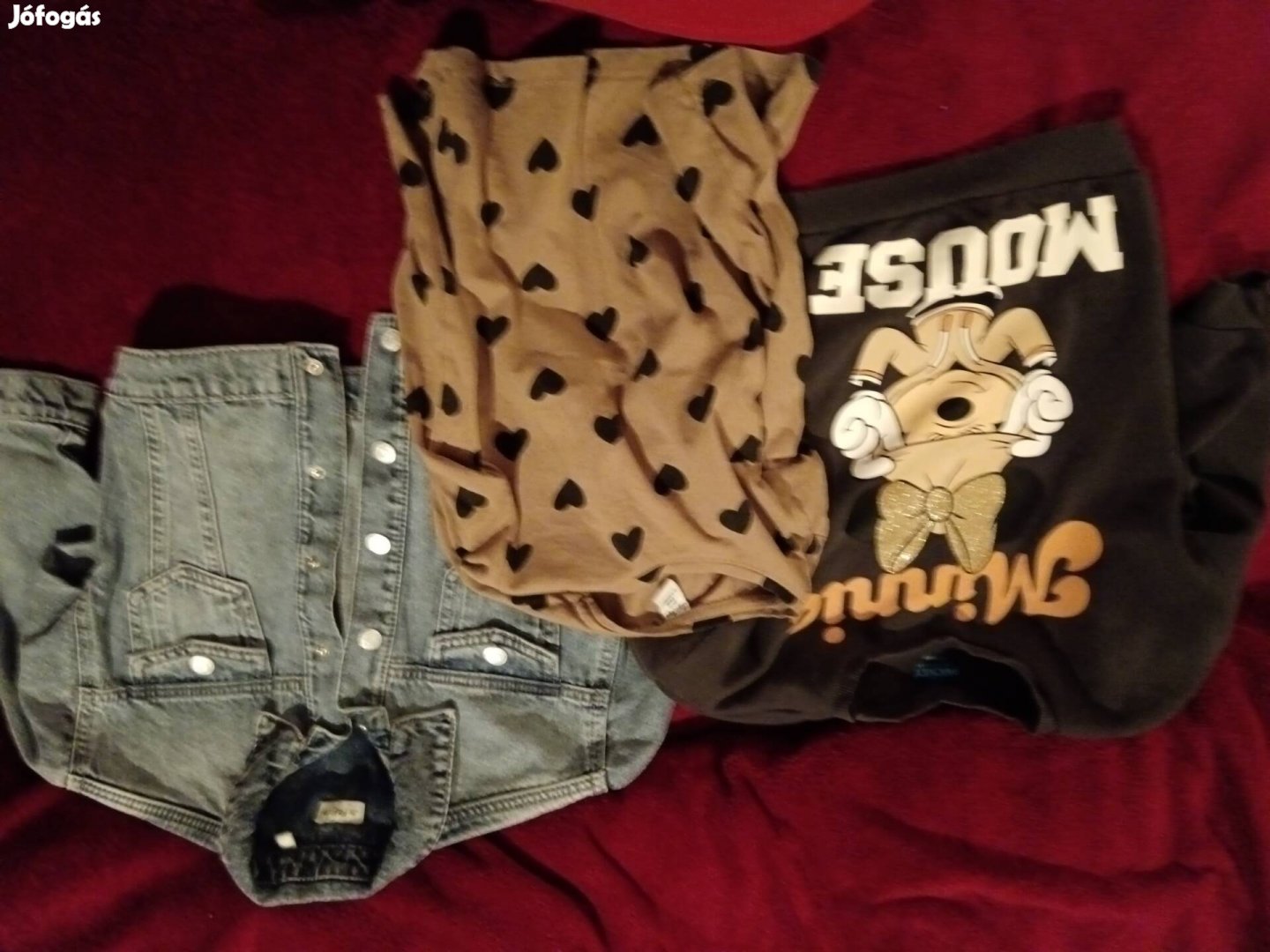 Gyerek kabát és 2 pulóver