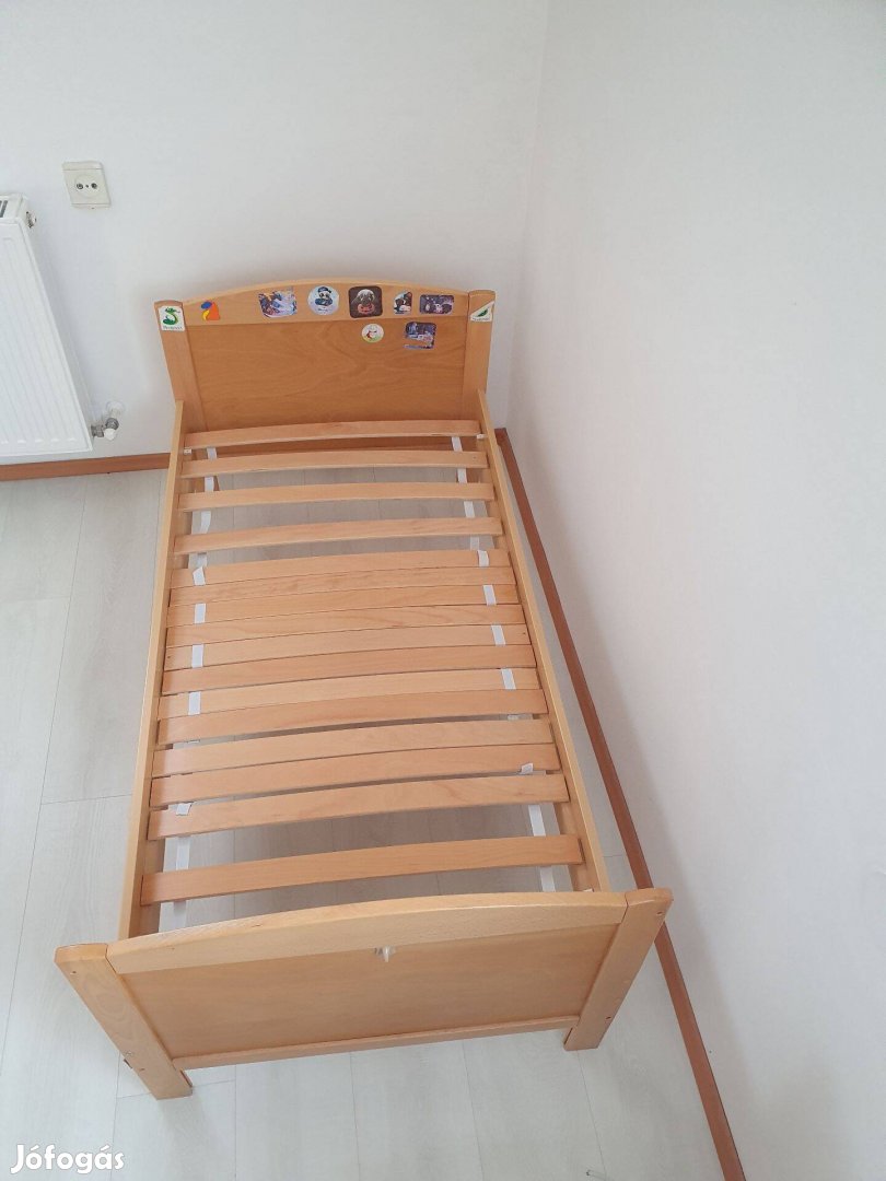 Gyerek kiságy