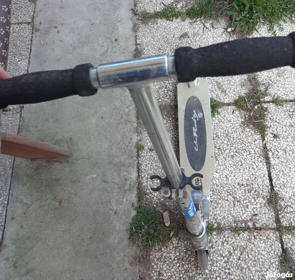 Gyerek roller jelképes összegért elvihető alku képes