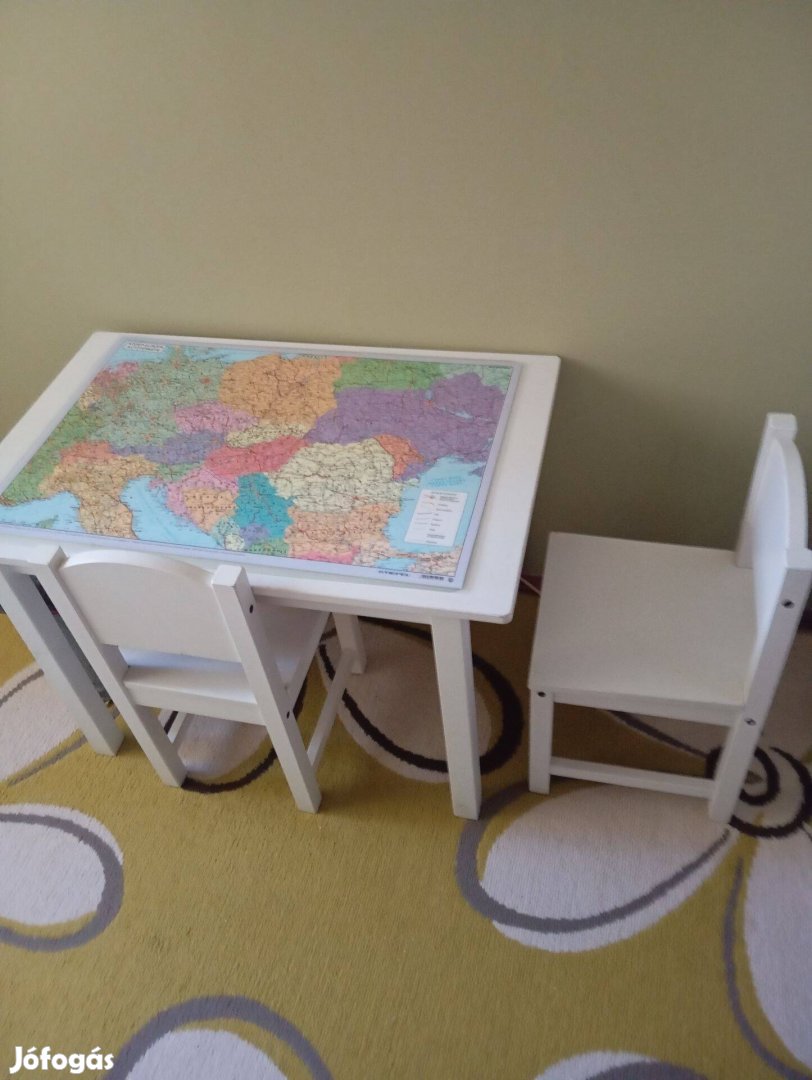 Gyerekaztal székkel