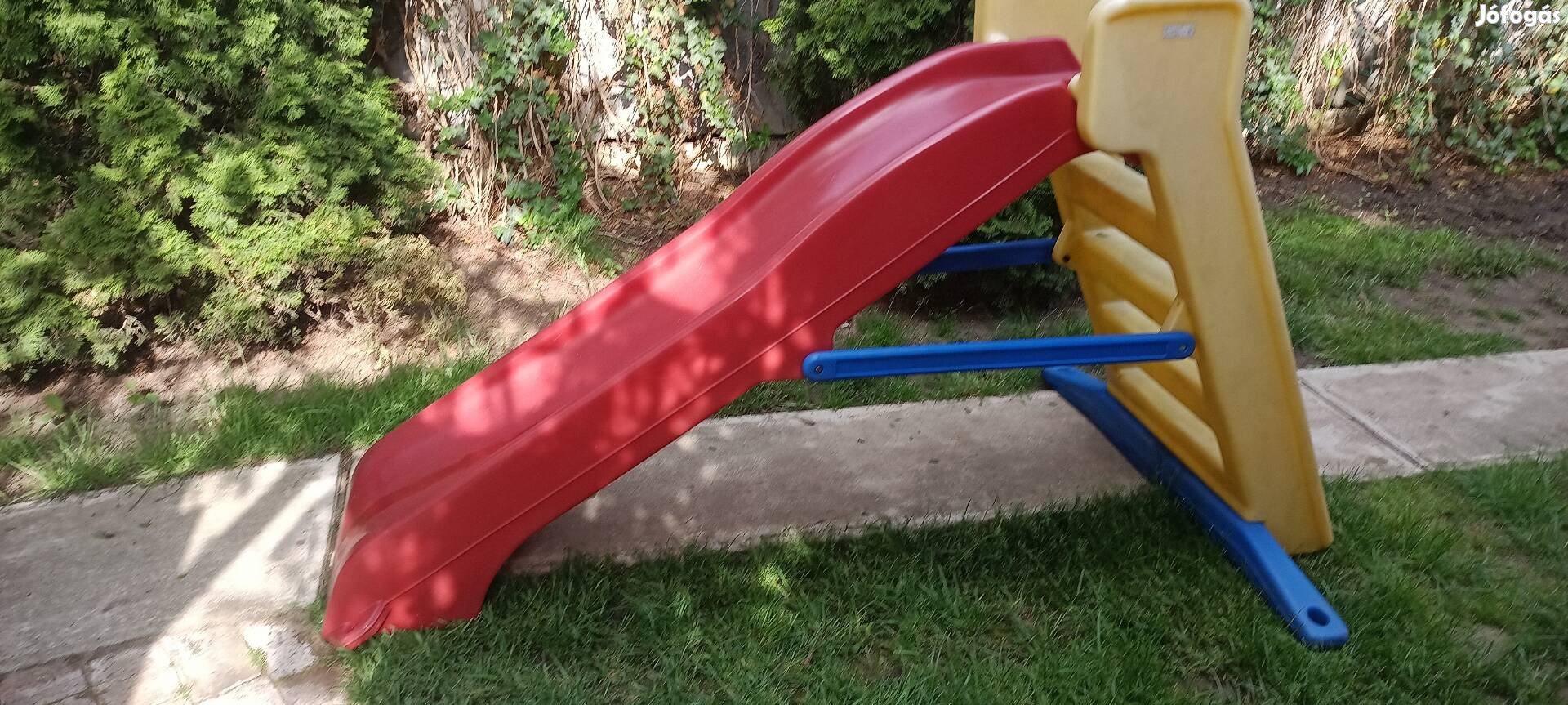 Gyerekcsúszda eladó.