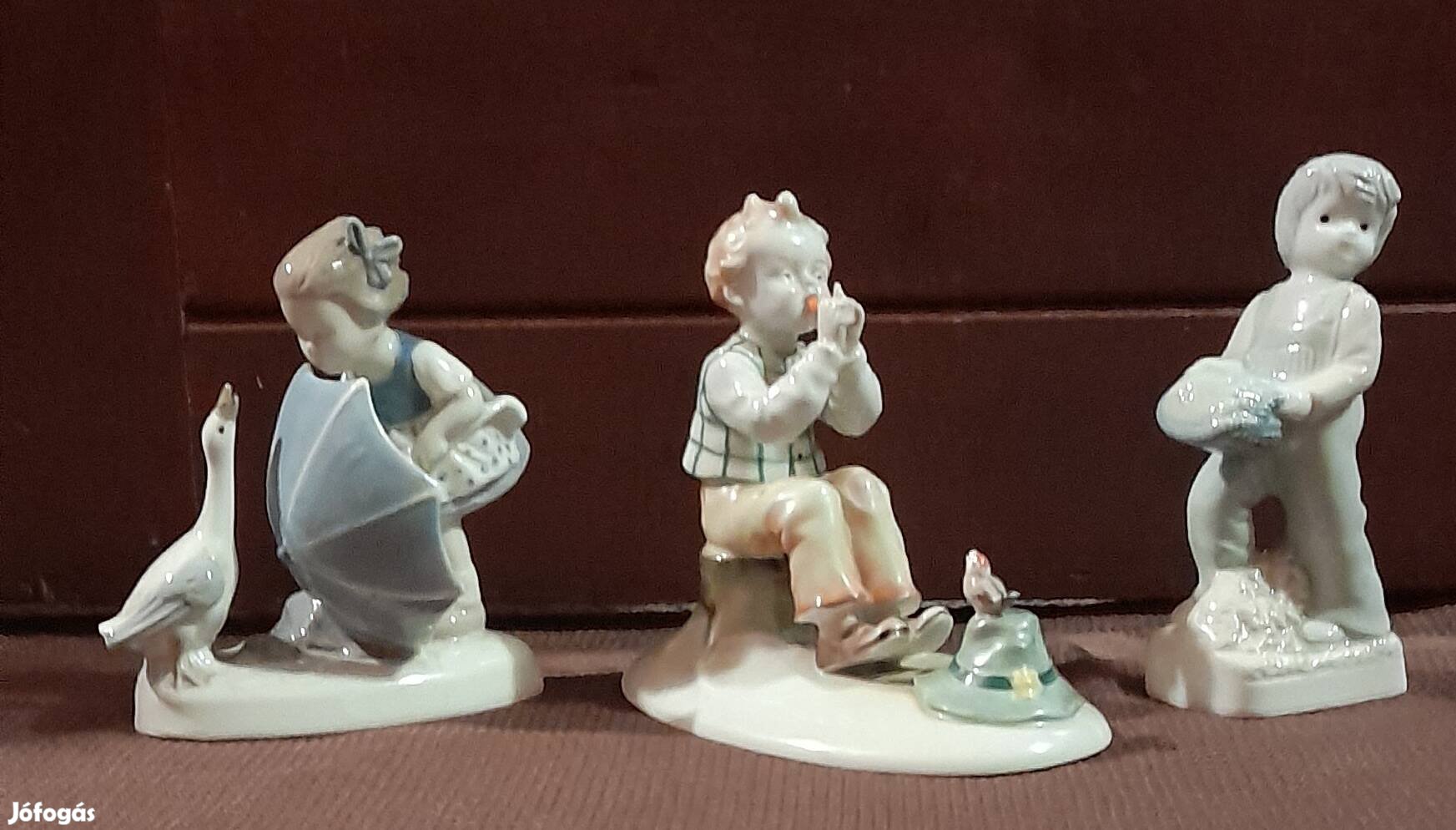 Gyerekfigura porcelánok