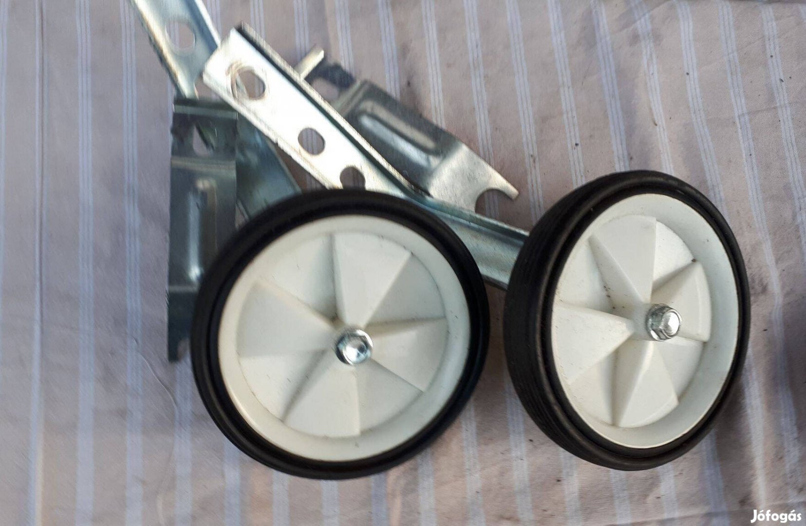 Gyerekkerékpár kitámsztó eladó !