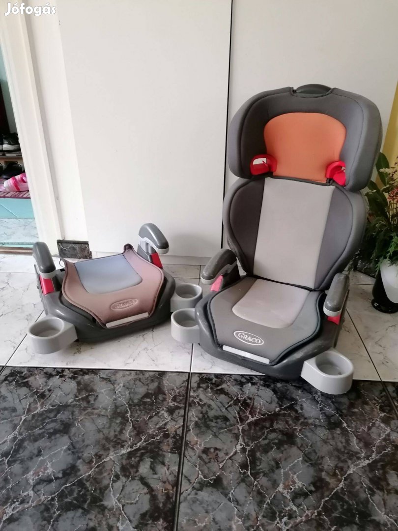 Gyerekülés és ülésmagasító, mindkettő Graco típusú
