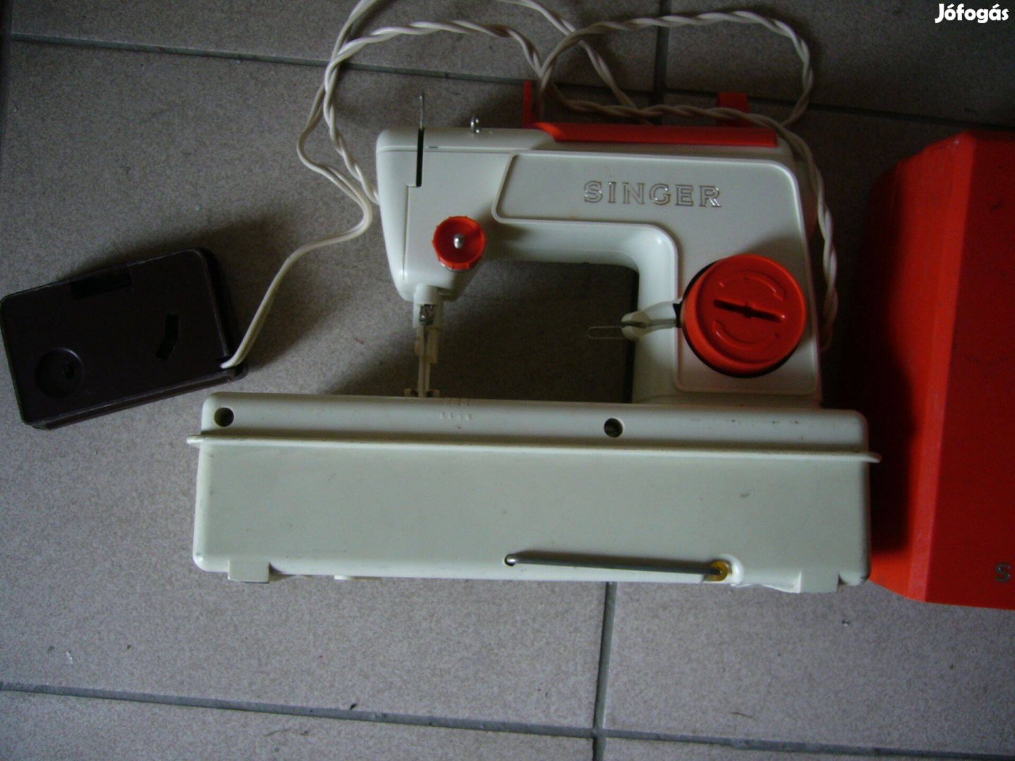 Gyermek Singer varrógép. elemes. Retro,