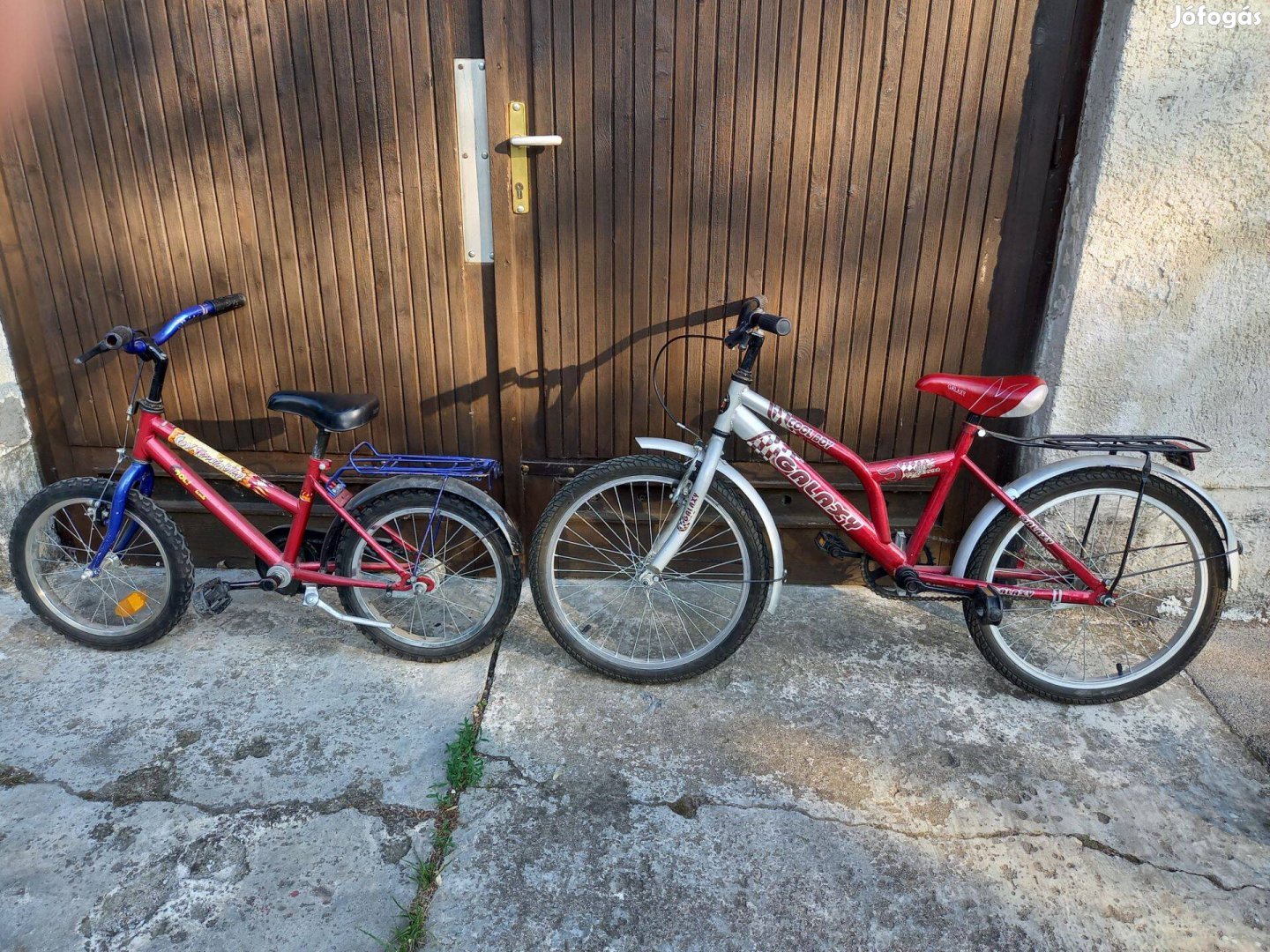 Gyermek, különböző méretű kerékpárok eladók